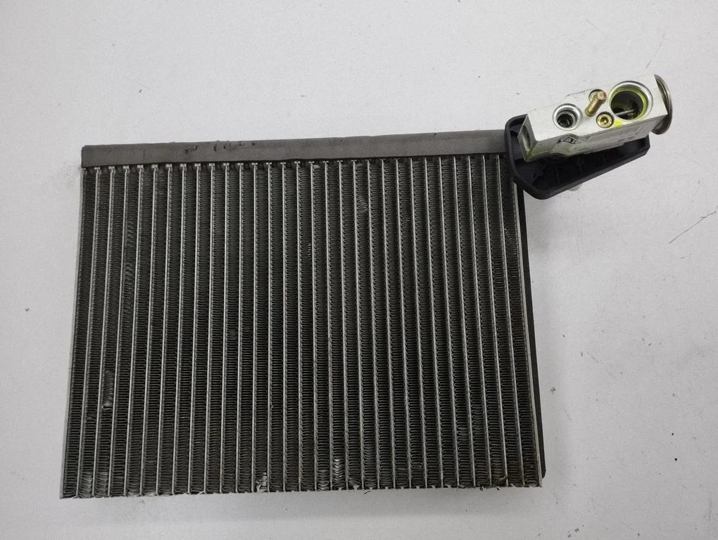 Gaisa kondicioniera dzesēšanas radiators (kondensators)