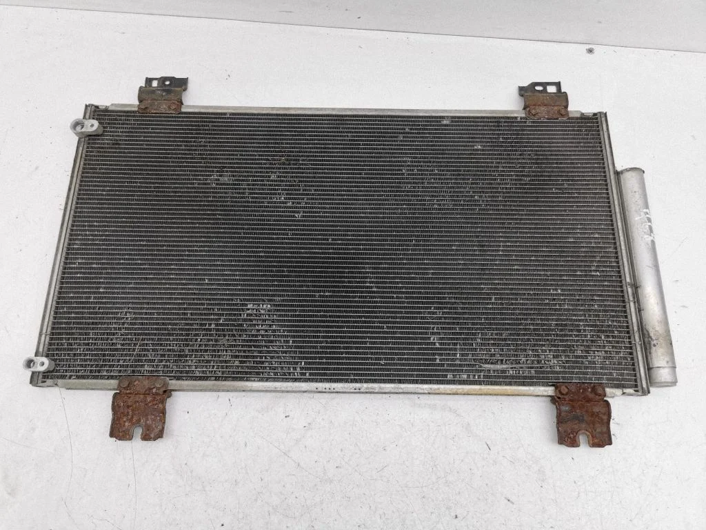 Kliimaseadme jahutusradiaator (kondensaator)