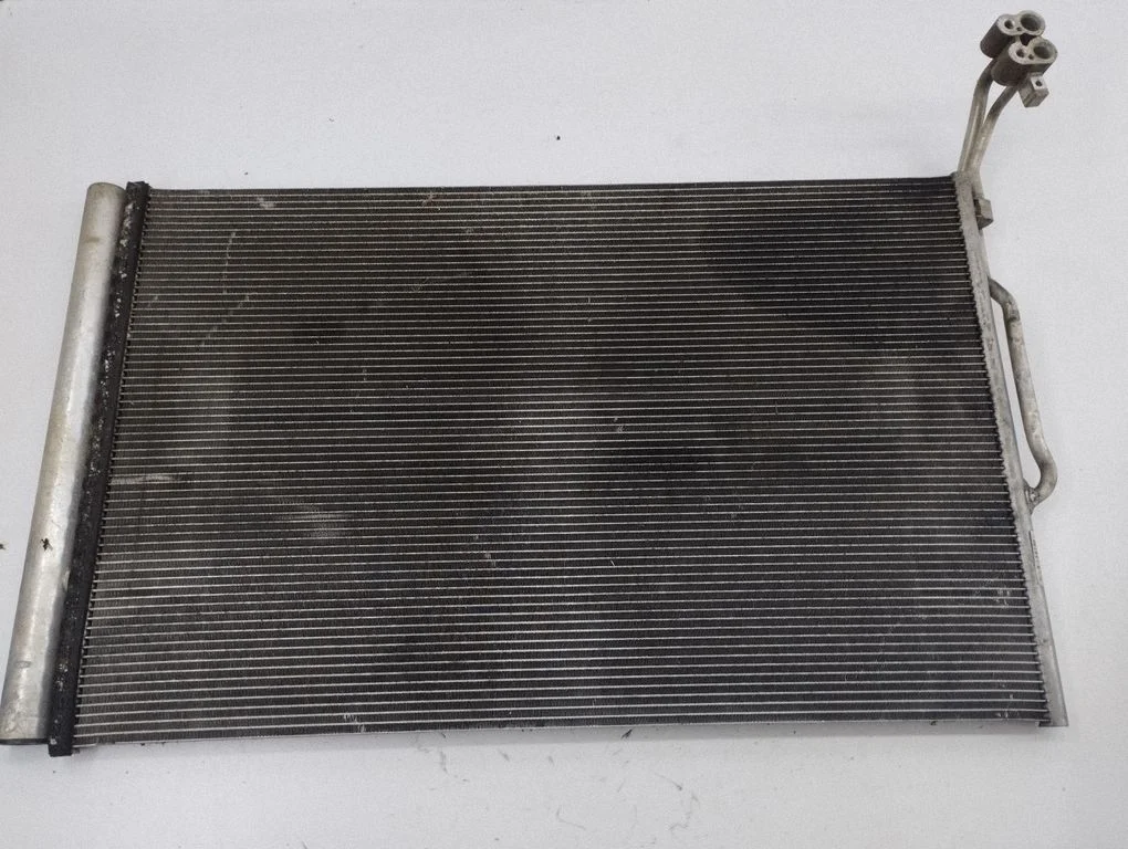 Gaisa kondicioniera dzesēšanas radiators (kondensators) 7P0820411A