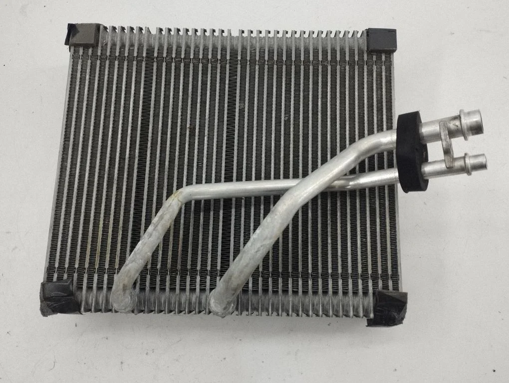 Gaisa kondicioniera dzesēšanas radiators (kondensators) 52434482