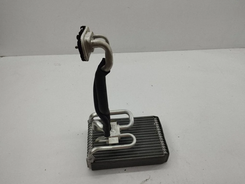 Kliimaseadme jahutusradiaator (kondensaator)