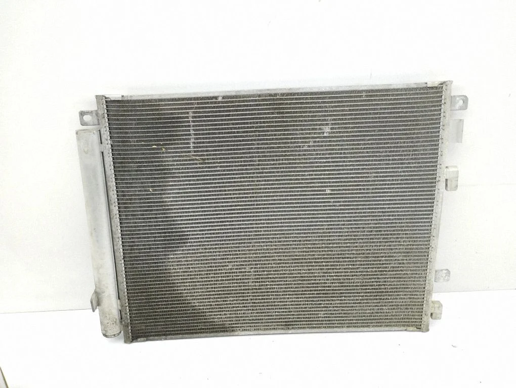 Kliimaseadme jahutusradiaator (kondensaator)