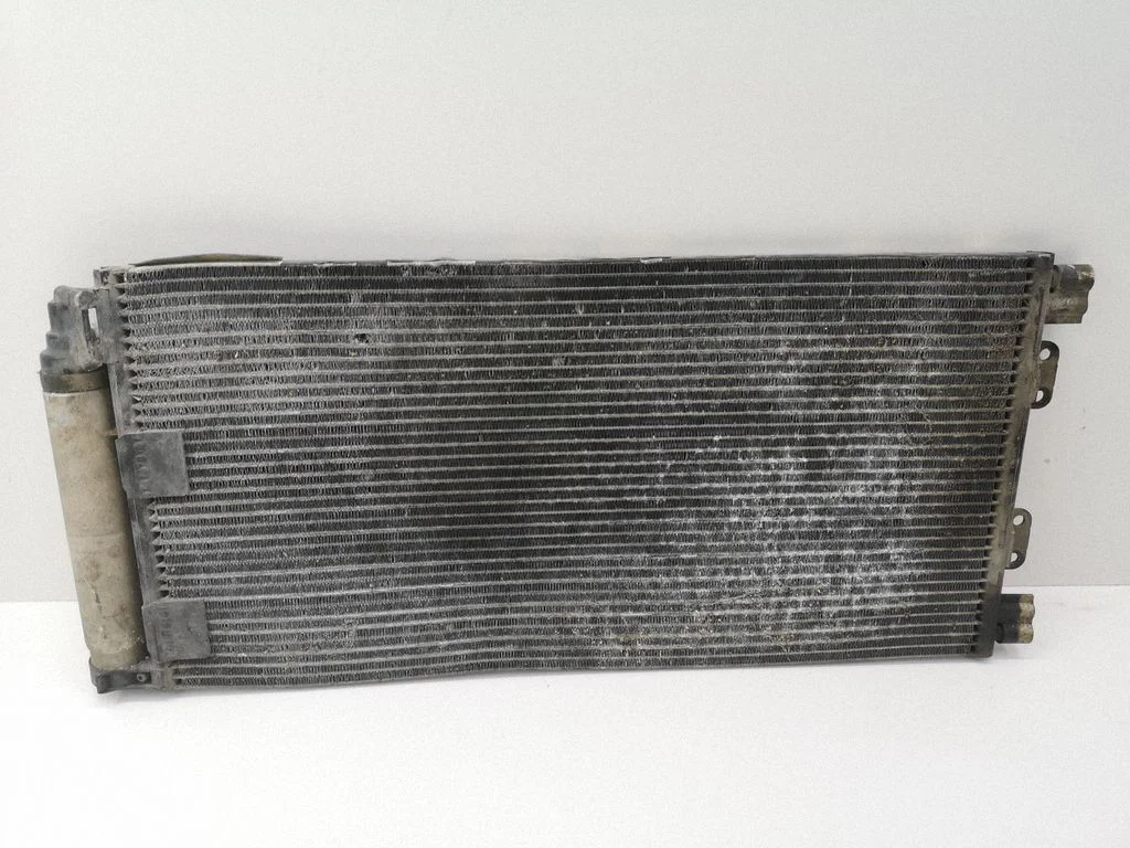 A/C cooling radiator (condenser) 876922M