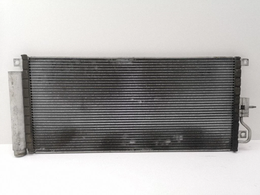Gaisa kondicioniera dzesēšanas radiators (kondensators)