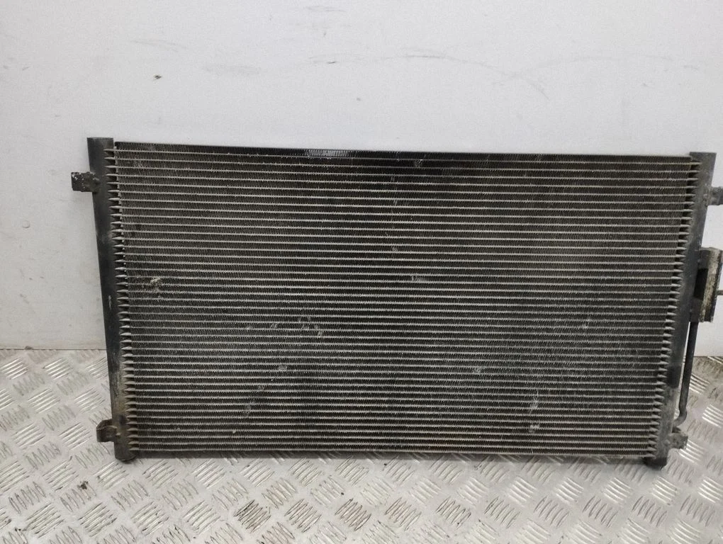 Kliimaseadme jahutusradiaator (kondensaator) – Chrysler Voyager (1996-2001)