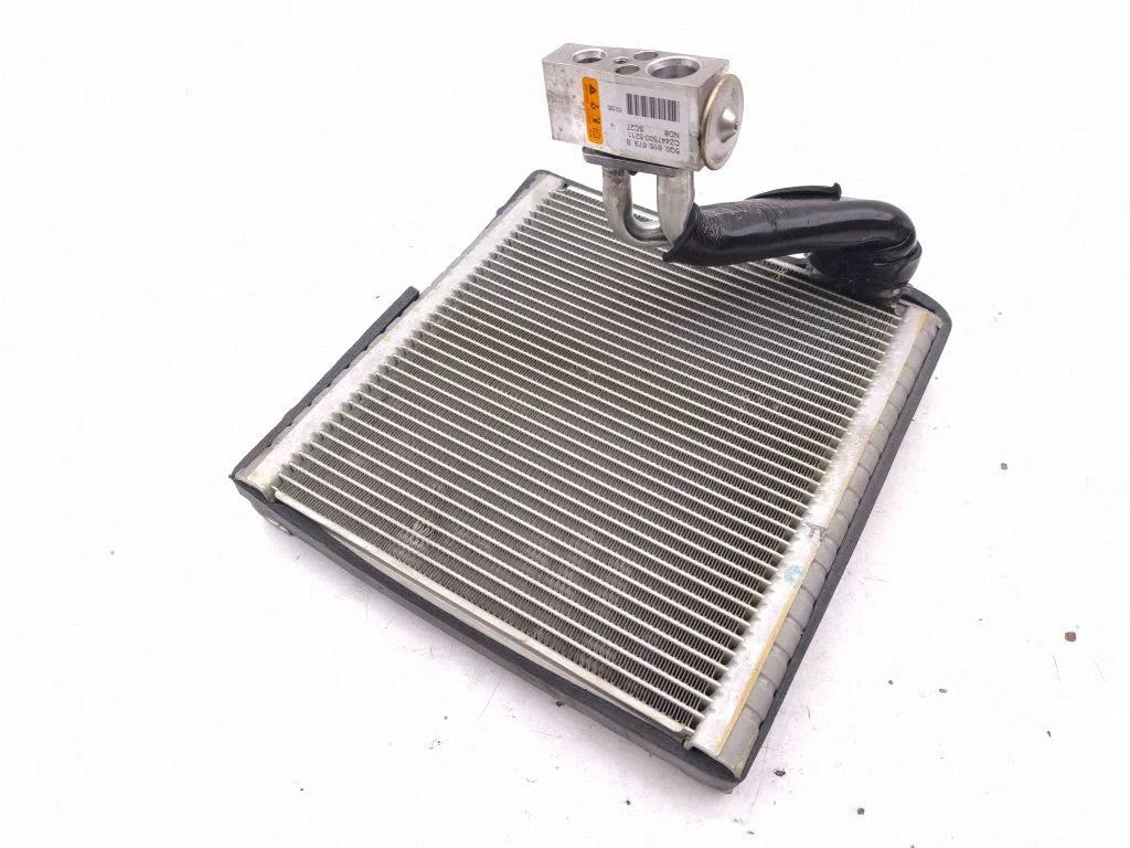 Gaisa kondicioniera radiators (salonā) 5Q2816105D
