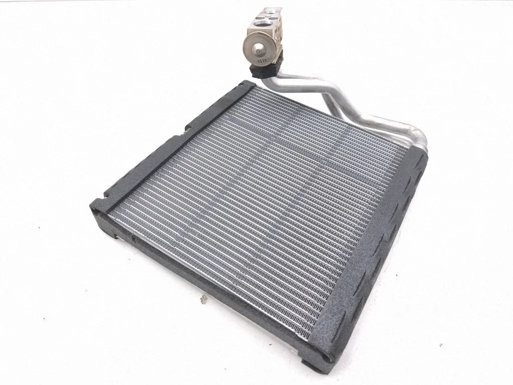Kliimaseadme radiaator (salongis)