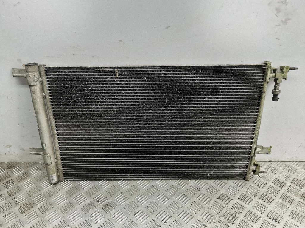 Gaisa kondicioniera dzesēšanas radiators (kondensators) 13377763
