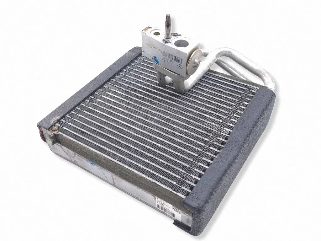 Kliimaseadme radiaator (salongis) 52437762