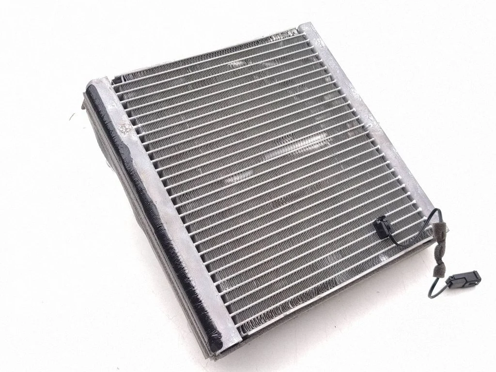 Kliimaseadme radiaator (salongis)