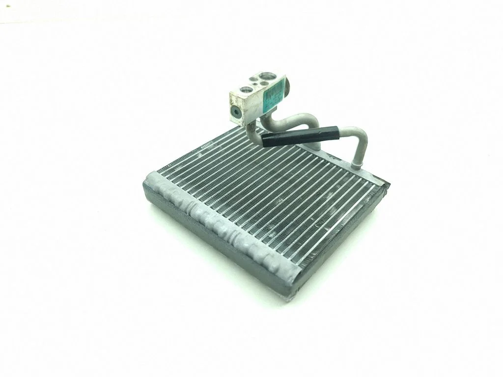 Gaisa kondicioniera radiators (salonā) LA380001