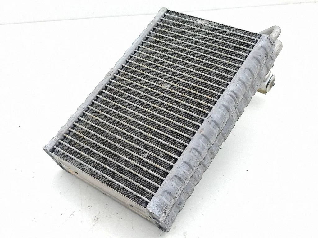 Kliimaseadme radiaator (salongis) R1641002