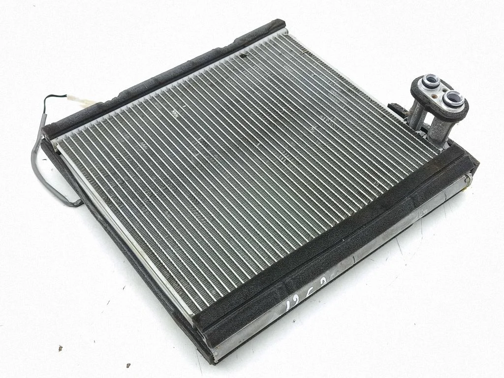 Kliimaseadme radiaator (salongis) – Toyota RAV 4 (XA50) (2018-)