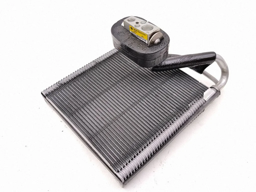 Gaisa kondicioniera radiators (salonā) 5Q2816103D
