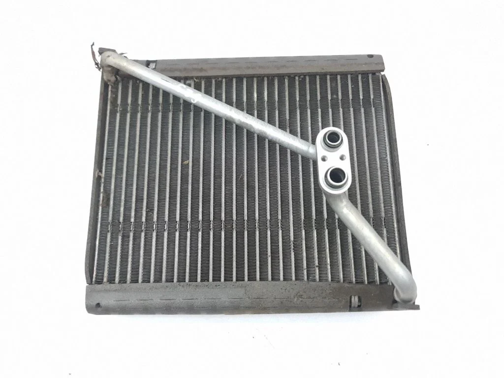 Kliimaseadme radiaator (salongis) – Mitsubishi Outlander (2007-2012)