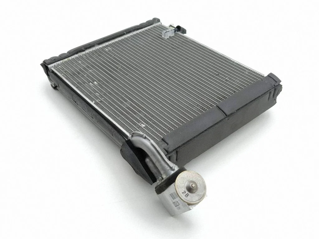 Kliimaseadme radiaator (salongis) – Toyota RAV 4 (XA40) (2012-2018)