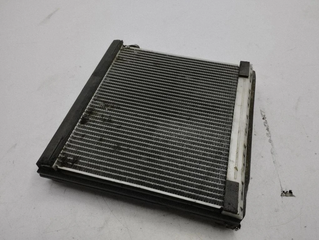 Kliimaseadme radiaator (salongis) 08G231371M