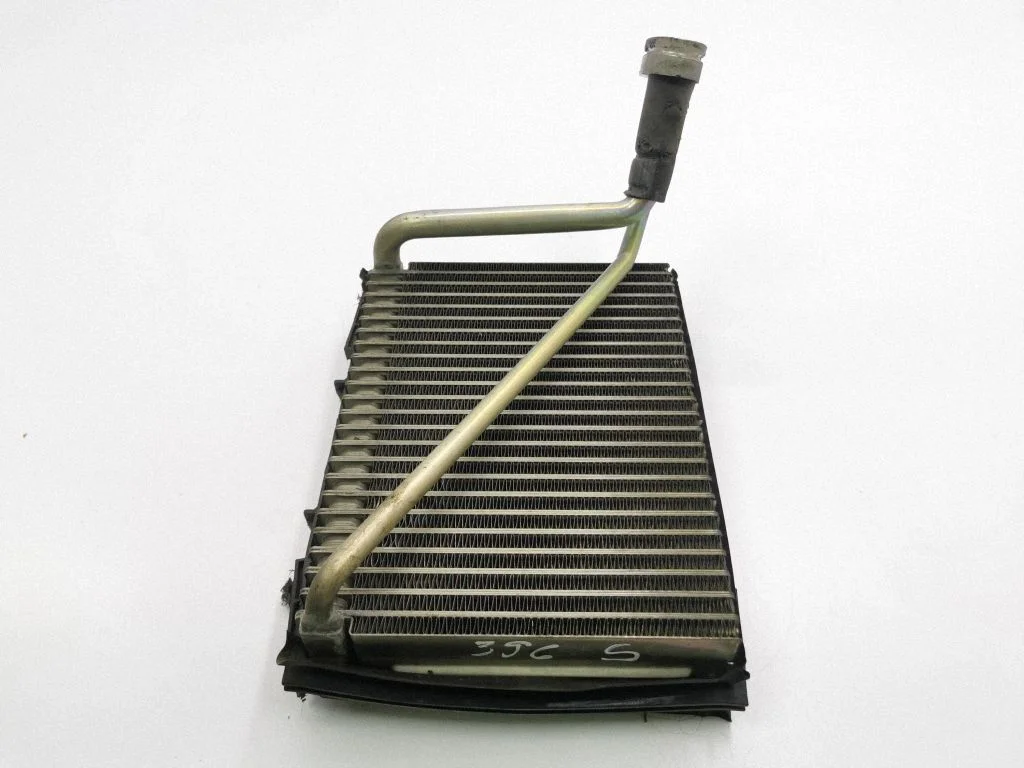 Air conditioning (A/C) radiator (interior) 8D1820103D
