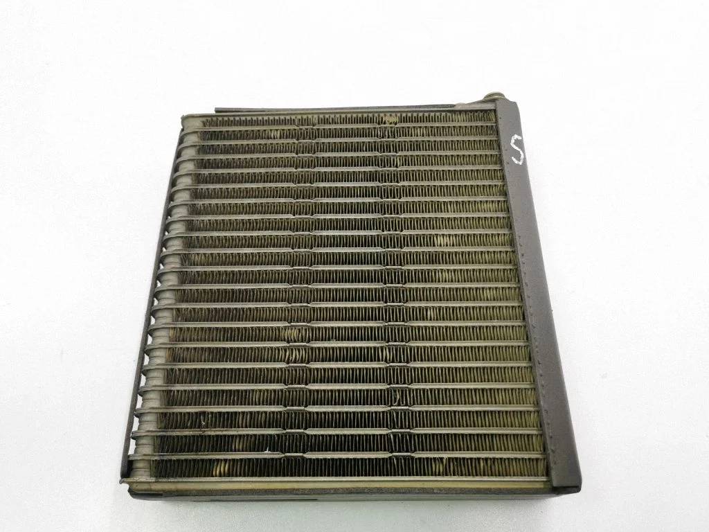 Air conditioning (A/C) radiator (interior) – Toyota Matrix (E130) (2001-2008)