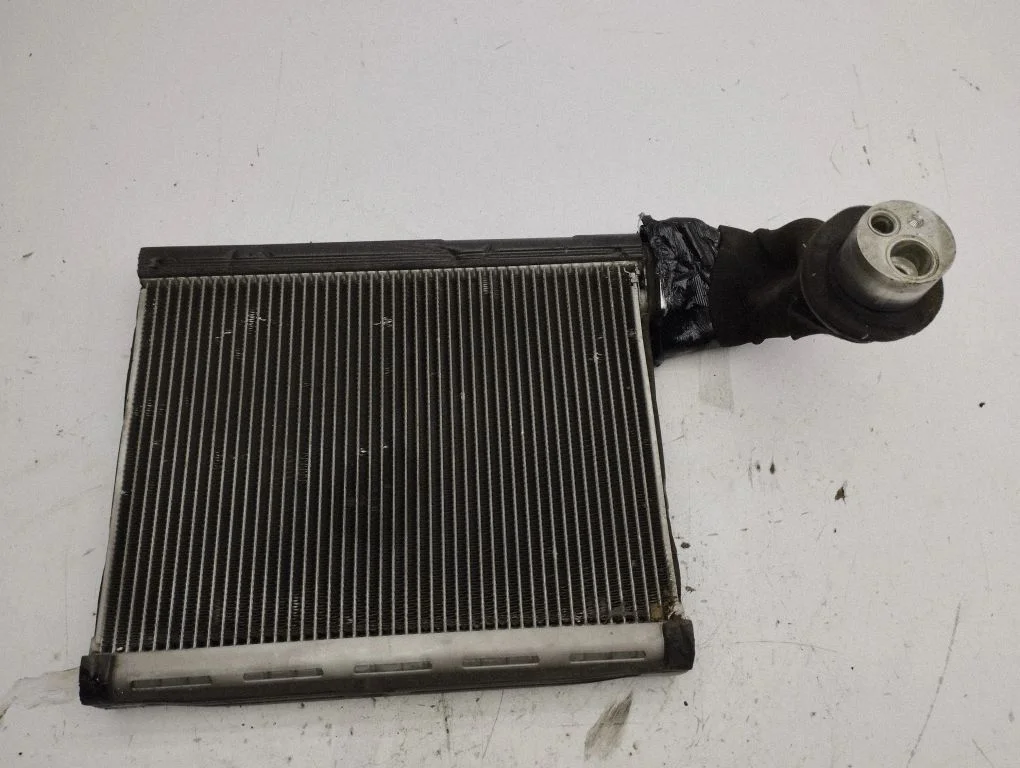 Air conditioning (A/C) radiator (interior)