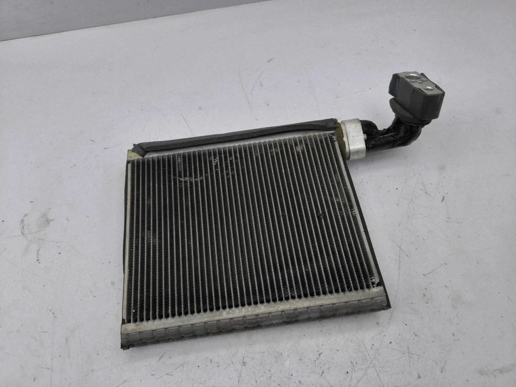Kliimaseadme radiaator (salongis)
