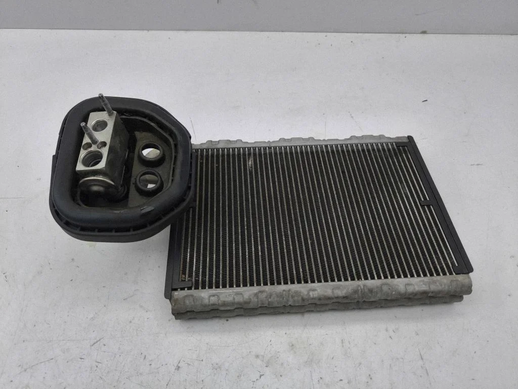 Air conditioning (A/C) radiator (interior) – Mercedes-Benz C-Class AMG W204 (2007-2014)