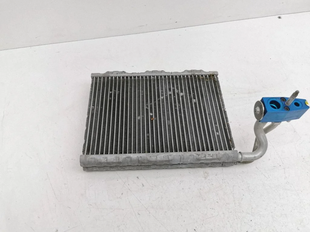 Kliimaseadme radiaator (salongis) DY104001