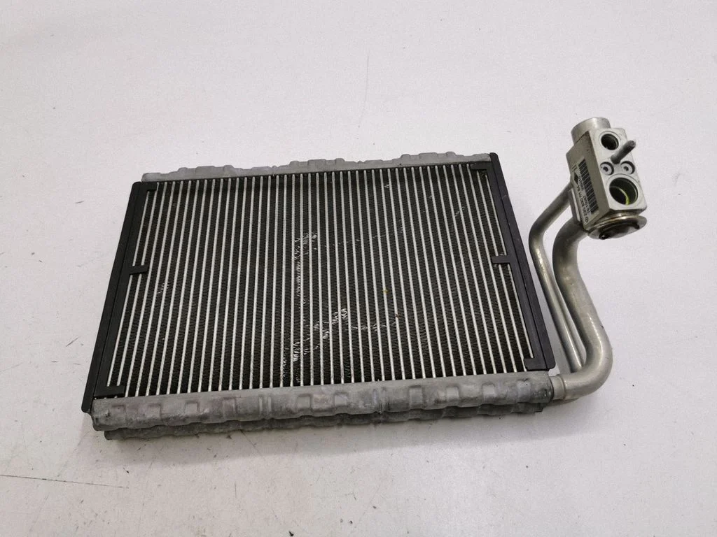 Air conditioning (A/C) radiator (interior) – Mercedes-Benz C-Class AMG W204 (2007-2014)