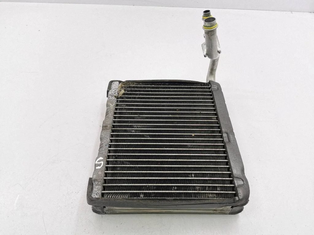 Gaisa kondicioniera radiators (salonā) L5174007