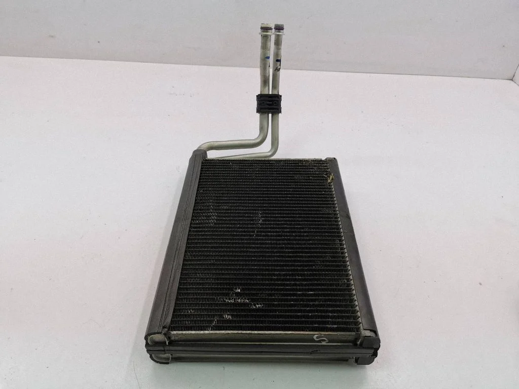 Kliimaseadme radiaator (salongis) 10J02B78
