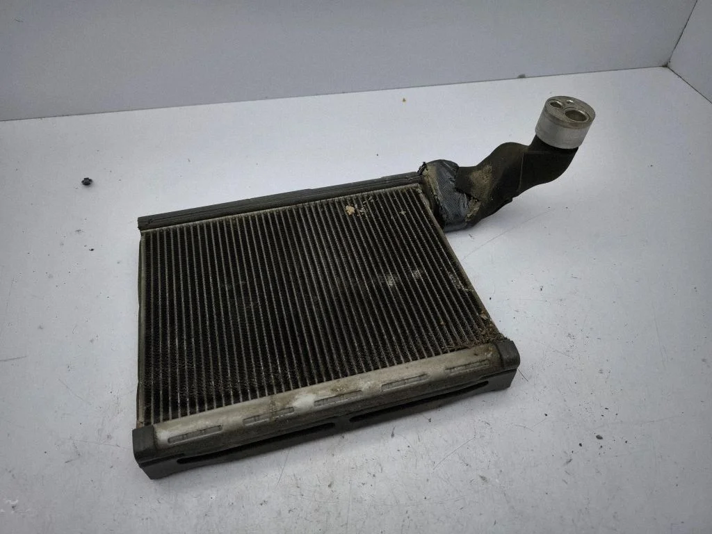 Air conditioning (A/C) radiator (interior)