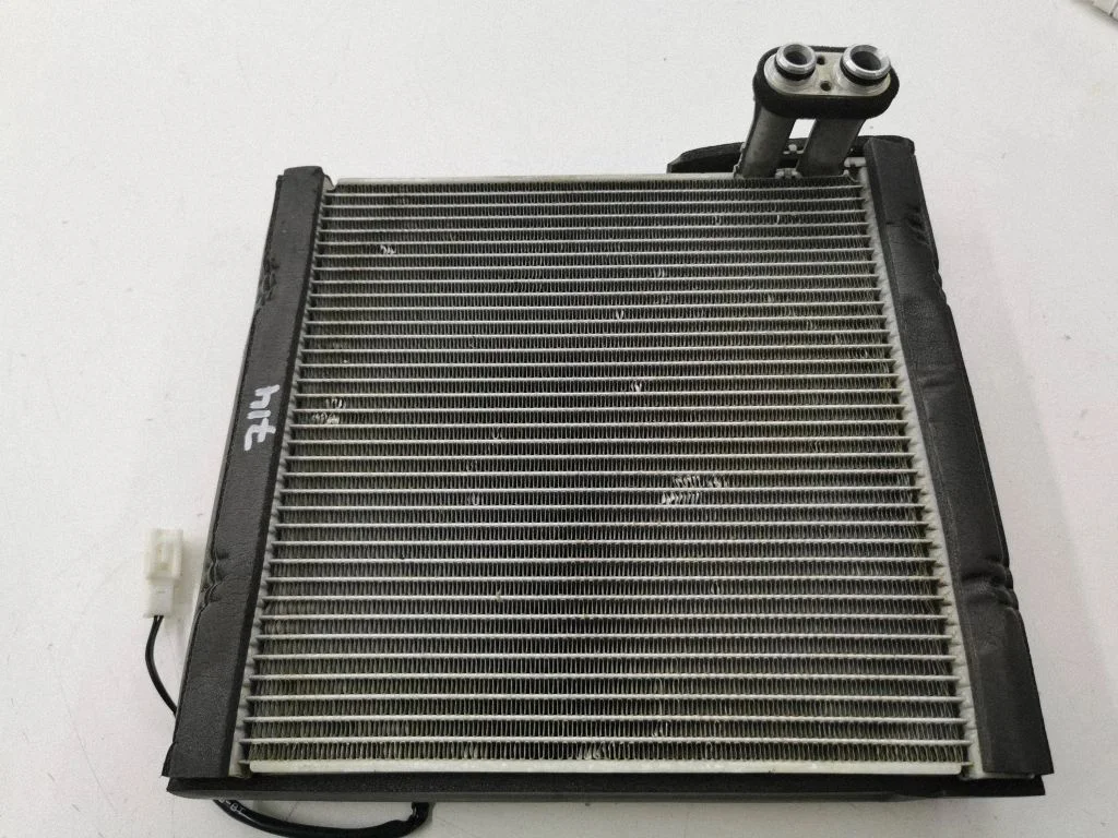 Kliimaseadme radiaator (salongis) 02U10H6743B