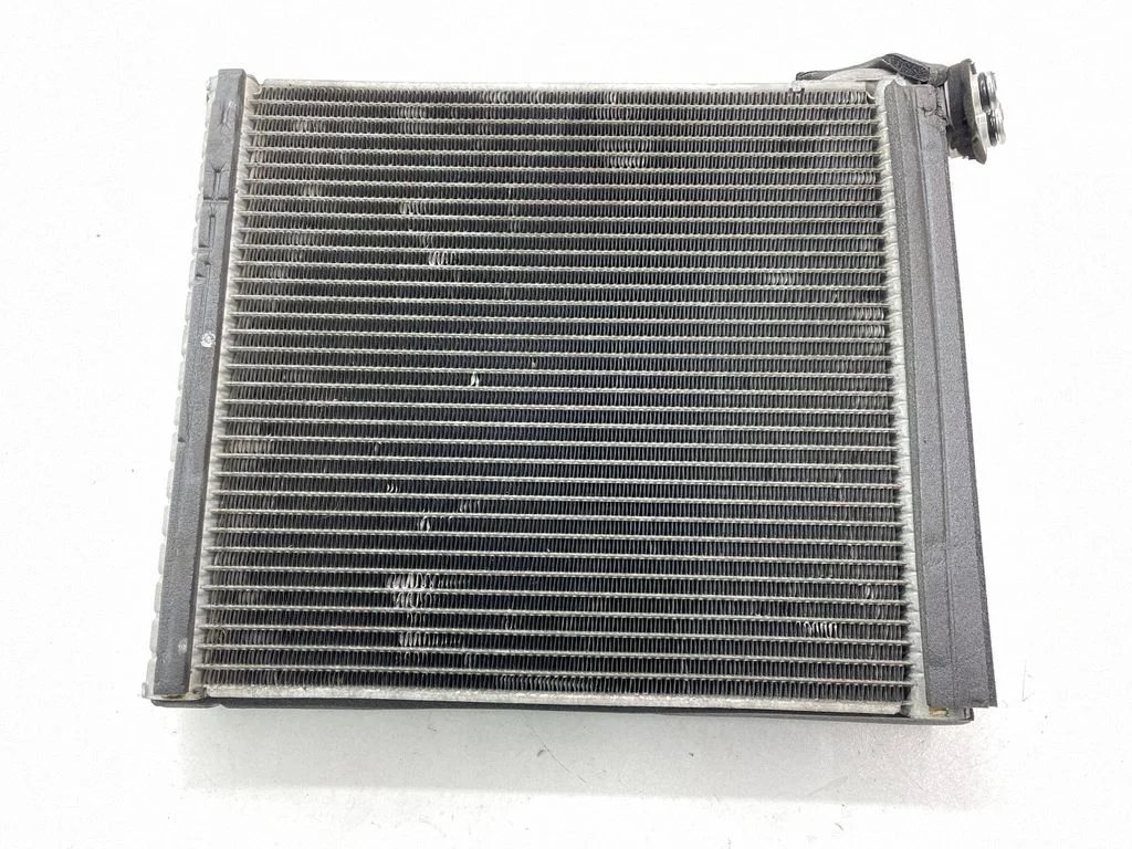 Air conditioning (A/C) radiator (interior) 05J29B6092