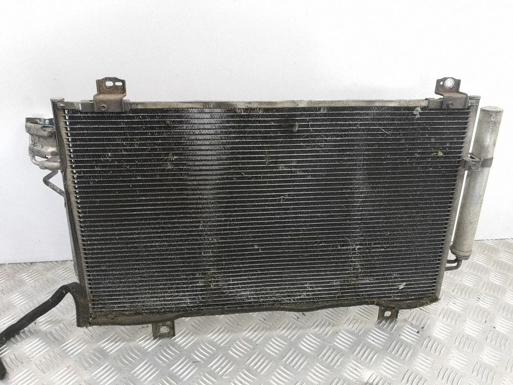 Gaisa kondicioniera radiators (salonā)