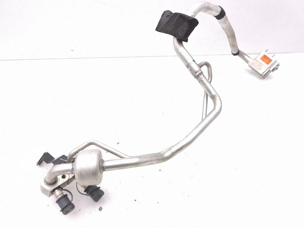 Air conditioning (A/C) pipe/hose 31404338