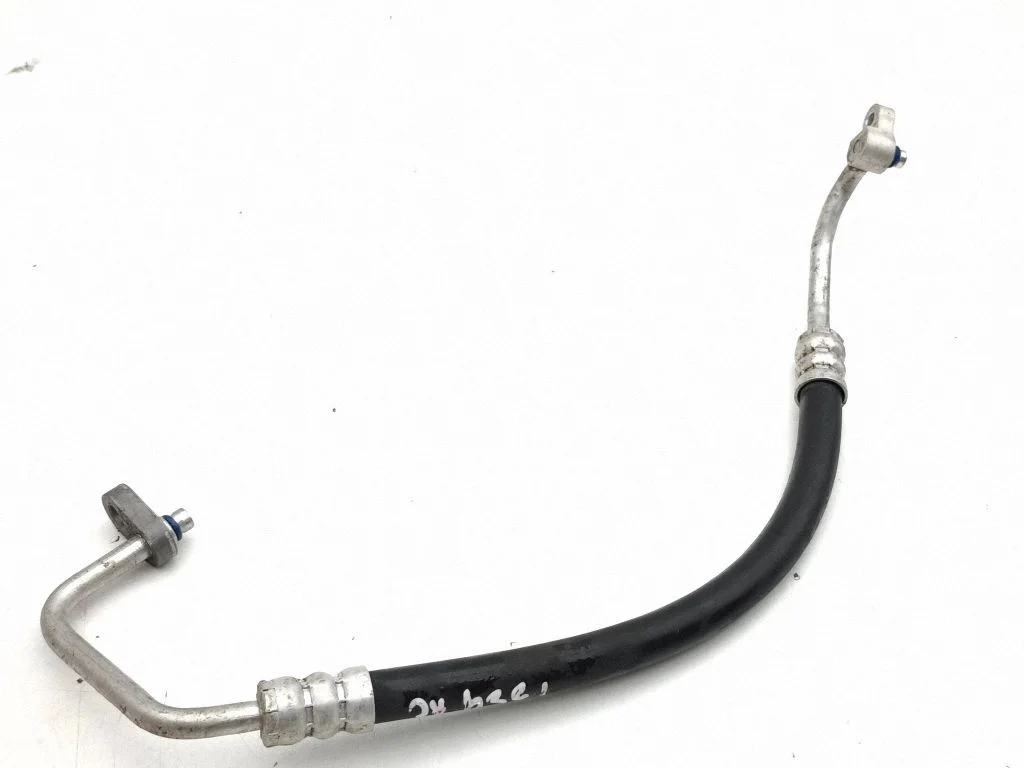 Air conditioning (A/C) pipe/hose