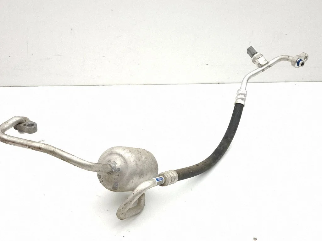 Air conditioning (A/C) pipe/hose