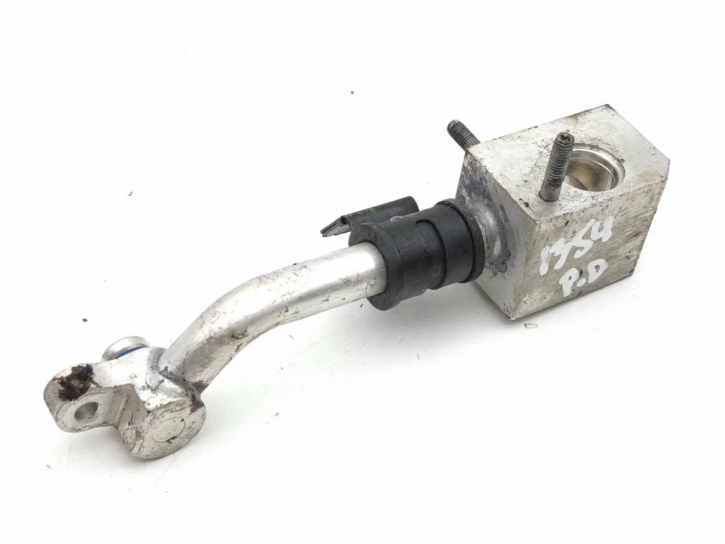 Air conditioning (A/C) pipe/hose