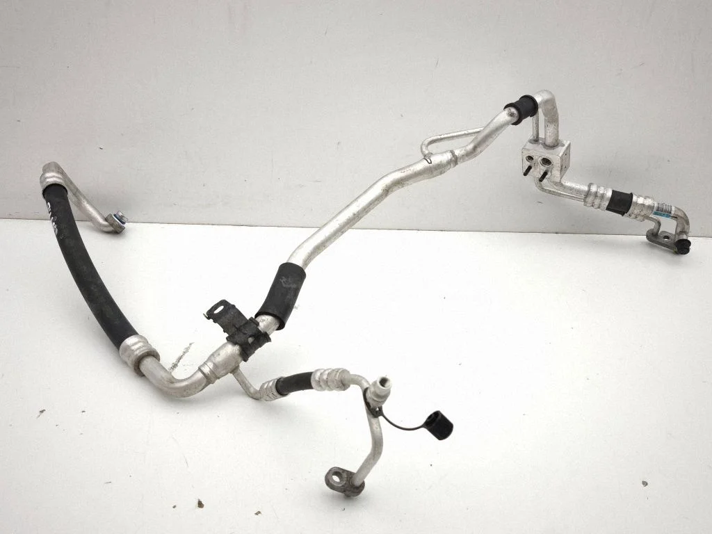 Air conditioning (A/C) pipe/hose
