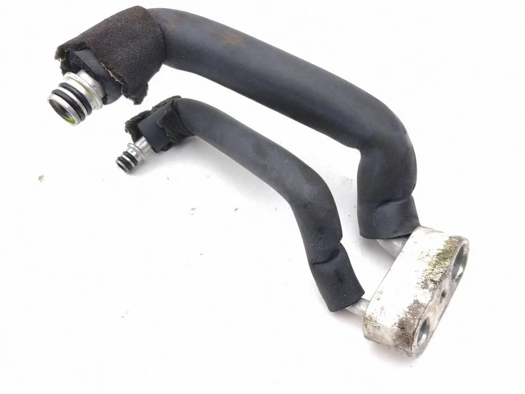 Air conditioning (A/C) pipe/hose