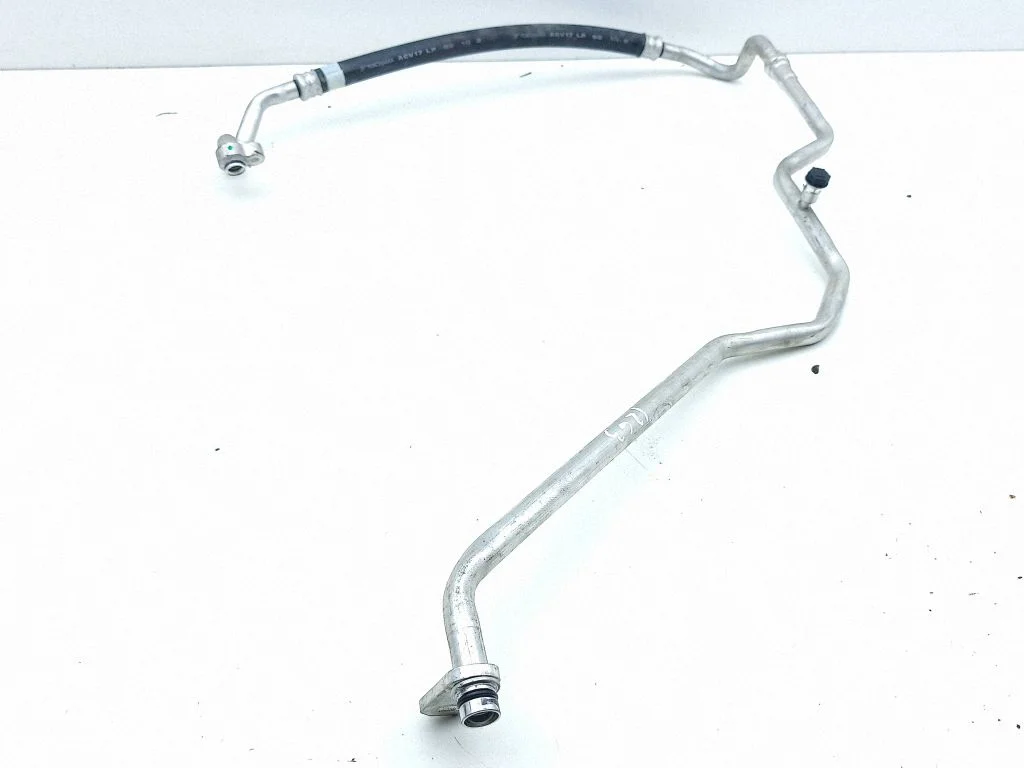 Air conditioning (A/C) pipe/hose