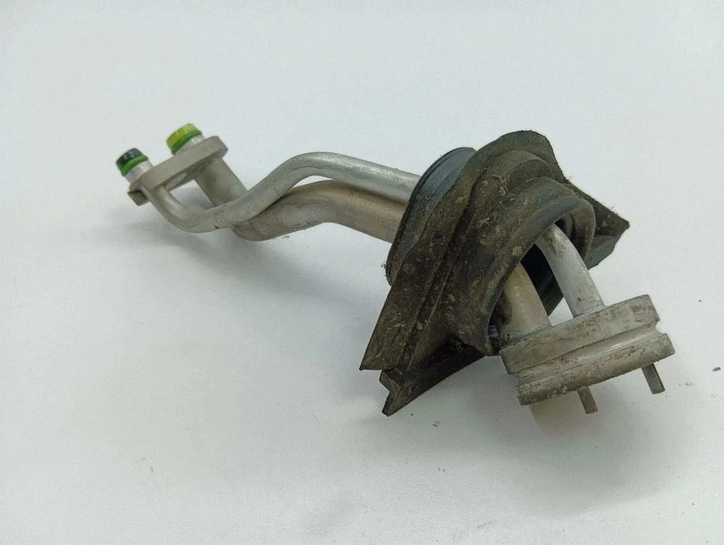 Air conditioning (A/C) pipe/hose