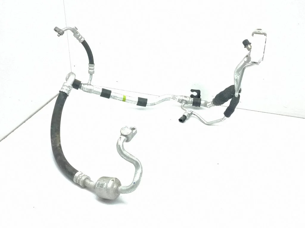 Air conditioning (A/C) pipe/hose 97775Q0330