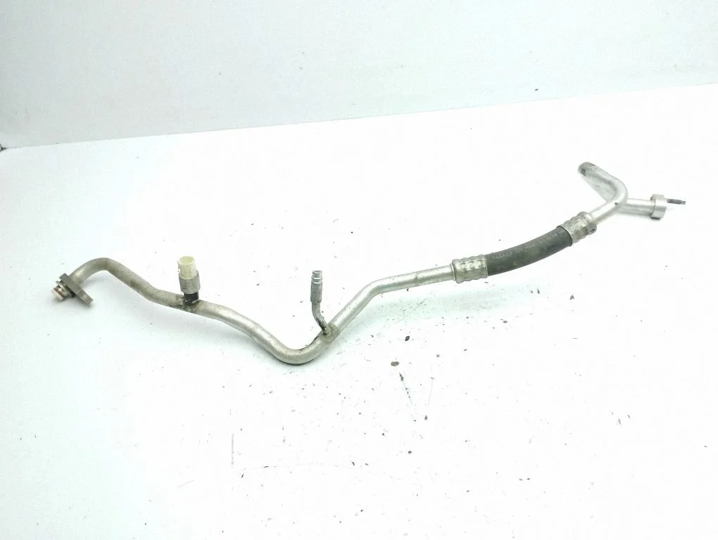 Air conditioning (A/C) pipe/hose