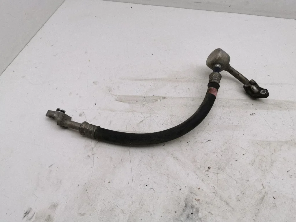 Air conditioning (A/C) pipe/hose