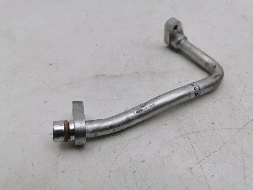 Air conditioning (A/C) pipe/hose 924415MZ6A