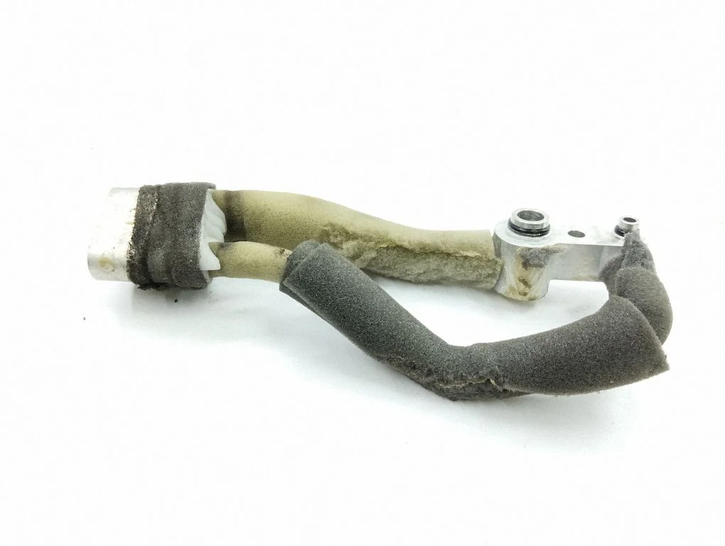 Air conditioning (A/C) pipe/hose