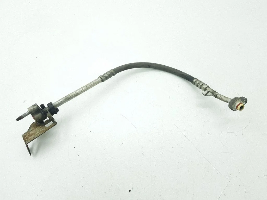 Air conditioning (A/C) pipe/hose