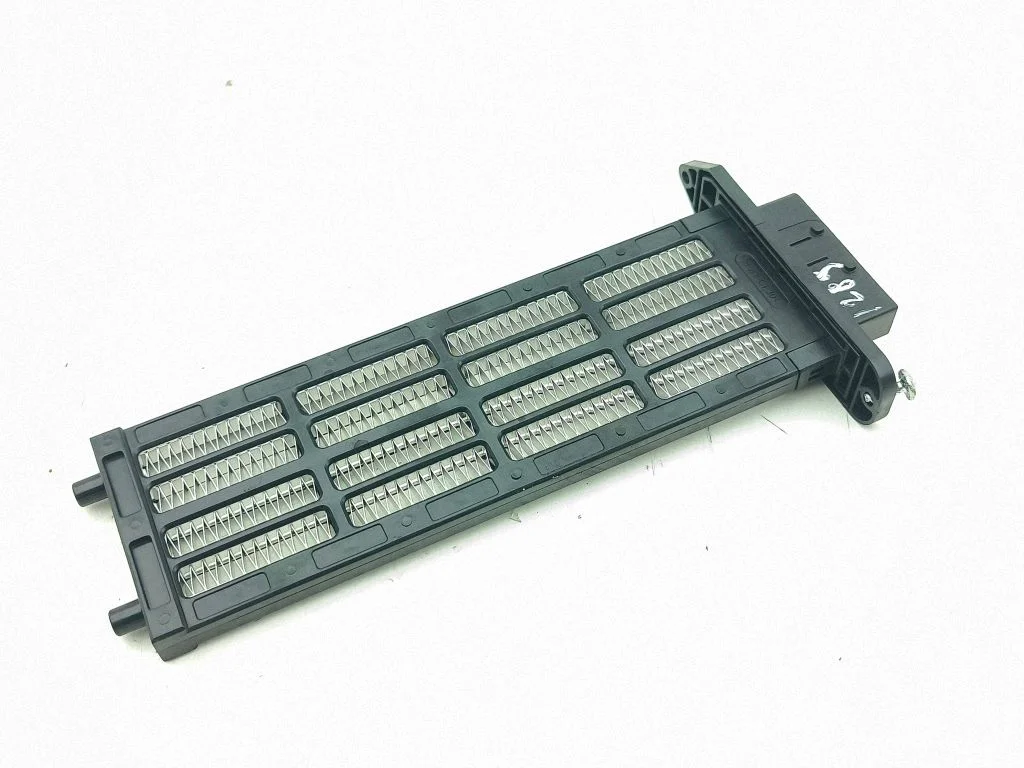 Elektriline salongi küttekeha radiaator 20D130946