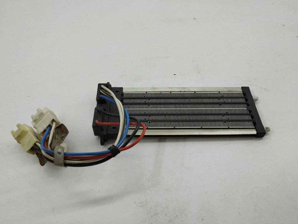 Elektriskais salona krāsniņas radiators 07T045M0089